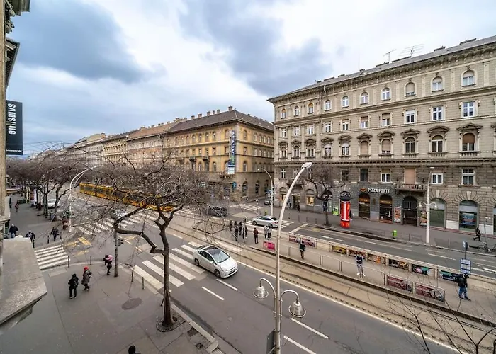 Andrassy Grandeur With Indoor Parking