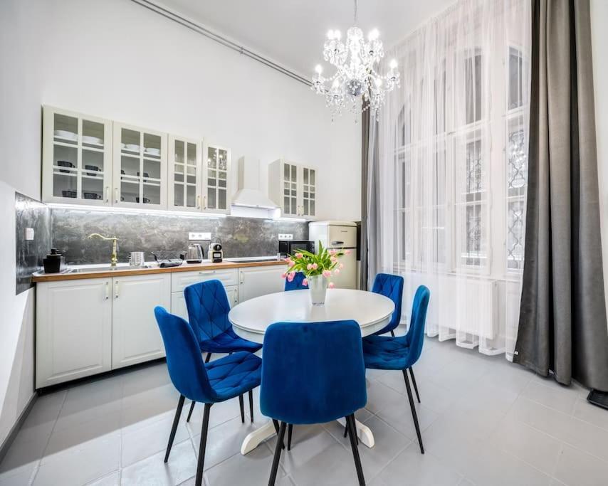 Apartmán Andrassy Grandeur With Indoor Parking