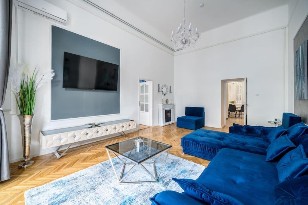 Apartmán Andrassy Grandeur With Indoor Parking *