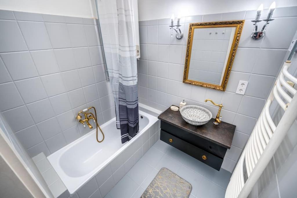 Apartmán Andrassy Grandeur With Indoor Parking Budapešť